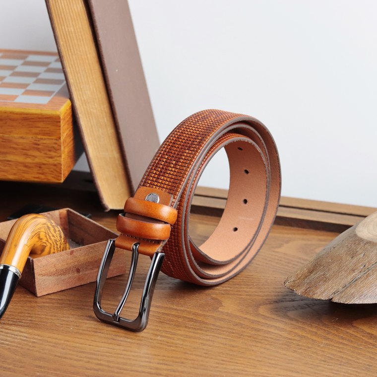 KMR021 Grid-Embossed Leather Belt